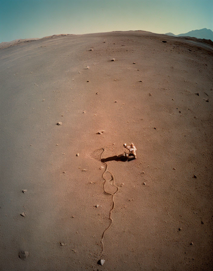 Exploration of Barren Martian Surface by Mars Rover