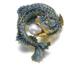 Peacock-Shaped Brooch with Blue Gemstone Feathers and Pearl on Gold Base