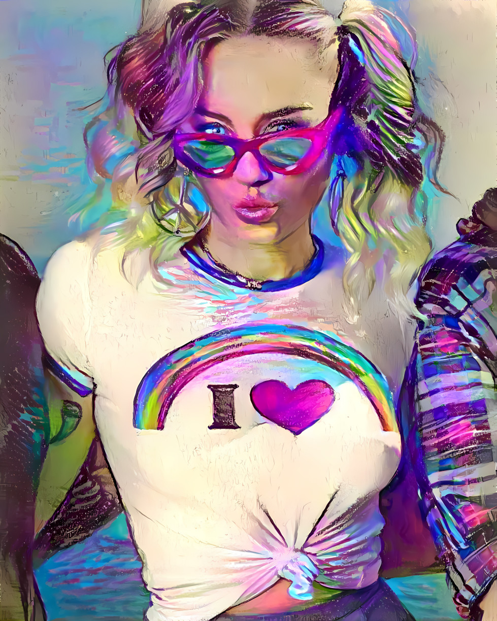 Miley Cyrus in heart glasses and t shirt