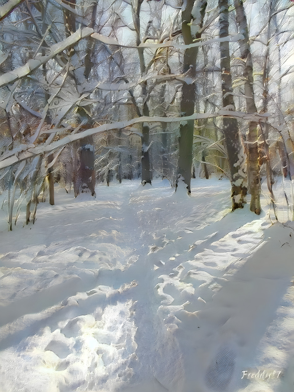 Тишина в лесу стоит, молодой снежок блестит… 